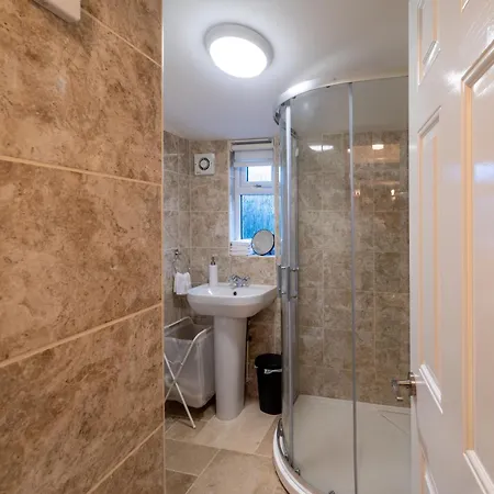 Bumble Bee Cottage Witney Serviced Accommodation Exterior photo
