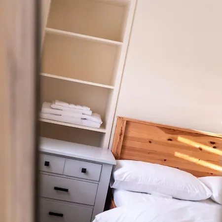 Bumble Bee Cottage Witney Serviced Accommodation Exterior photo