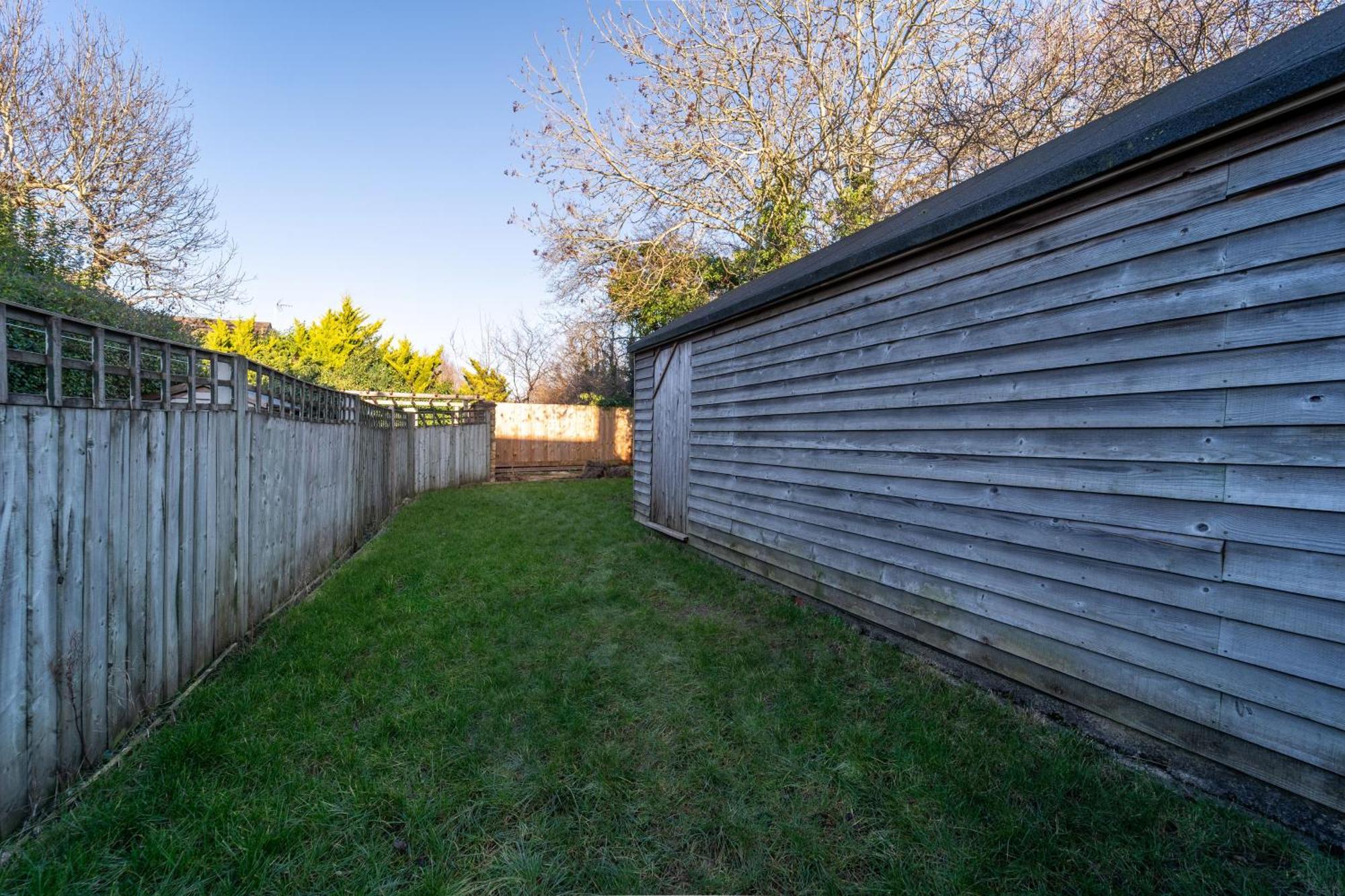 Bumble Bee Serviced Holiday home *